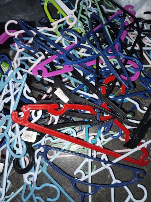 Продам детские вешалки