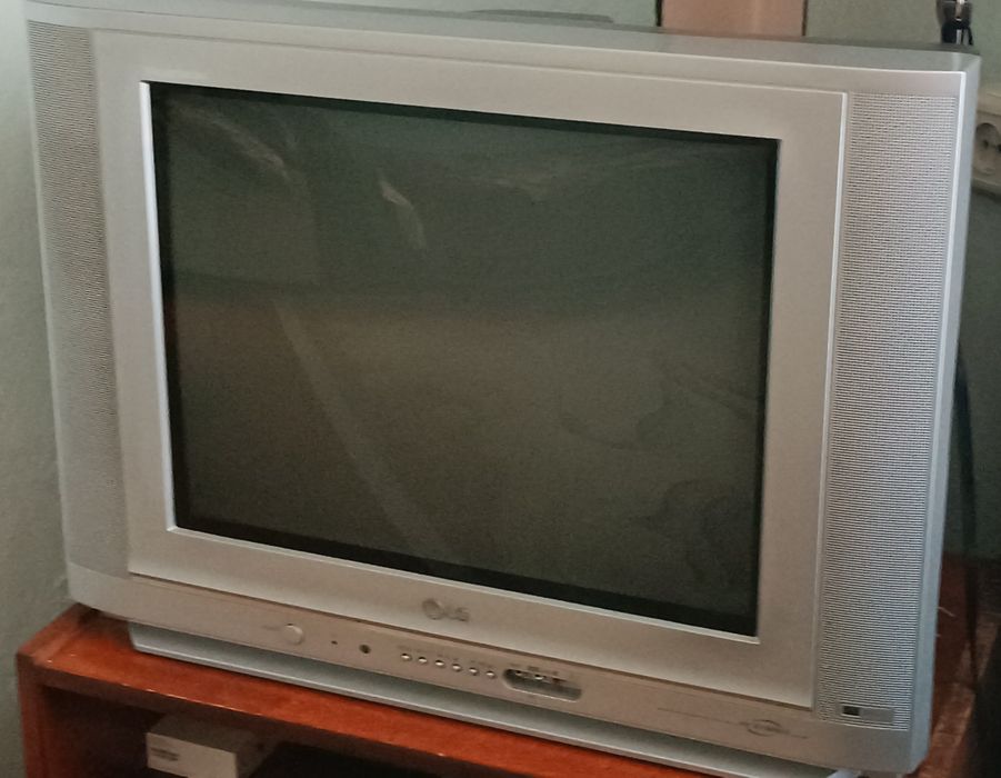 Телевизор LG нормального качества