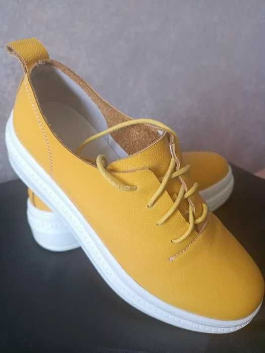 Продам кроссовки