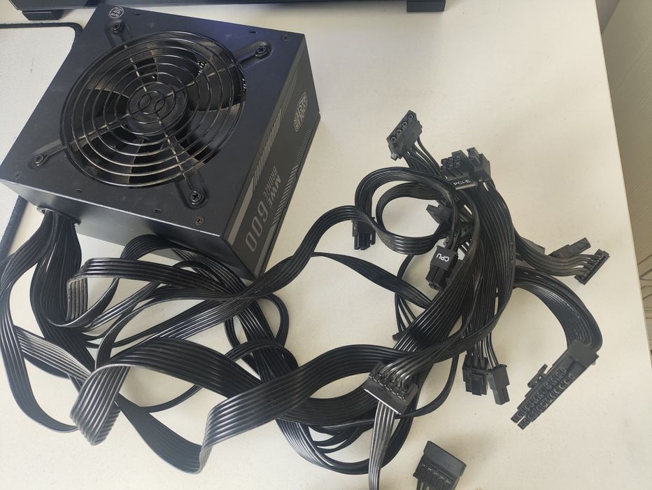 Продаю блок питания от Cooler master