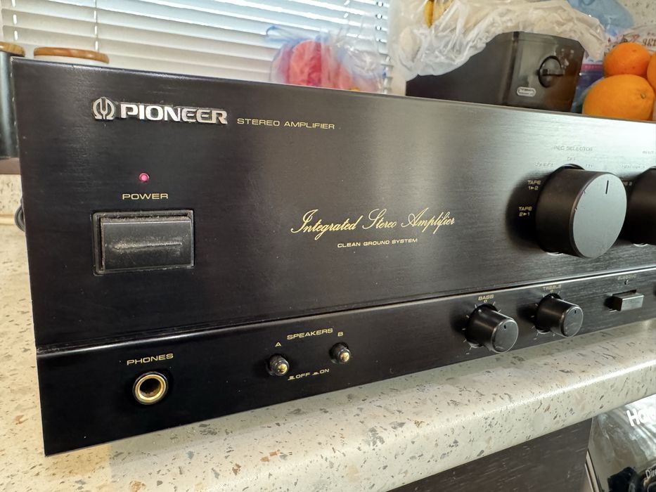 Pioneer A-449 стерео усилвател