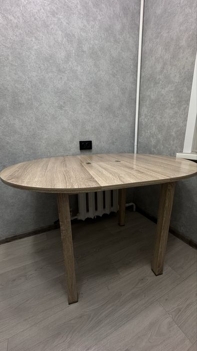 Круглый кухонный стол