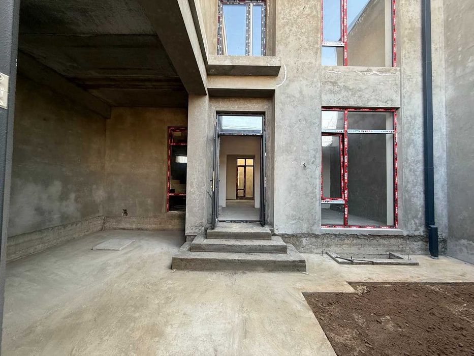 Uchtepa tumanida uy sotiladi