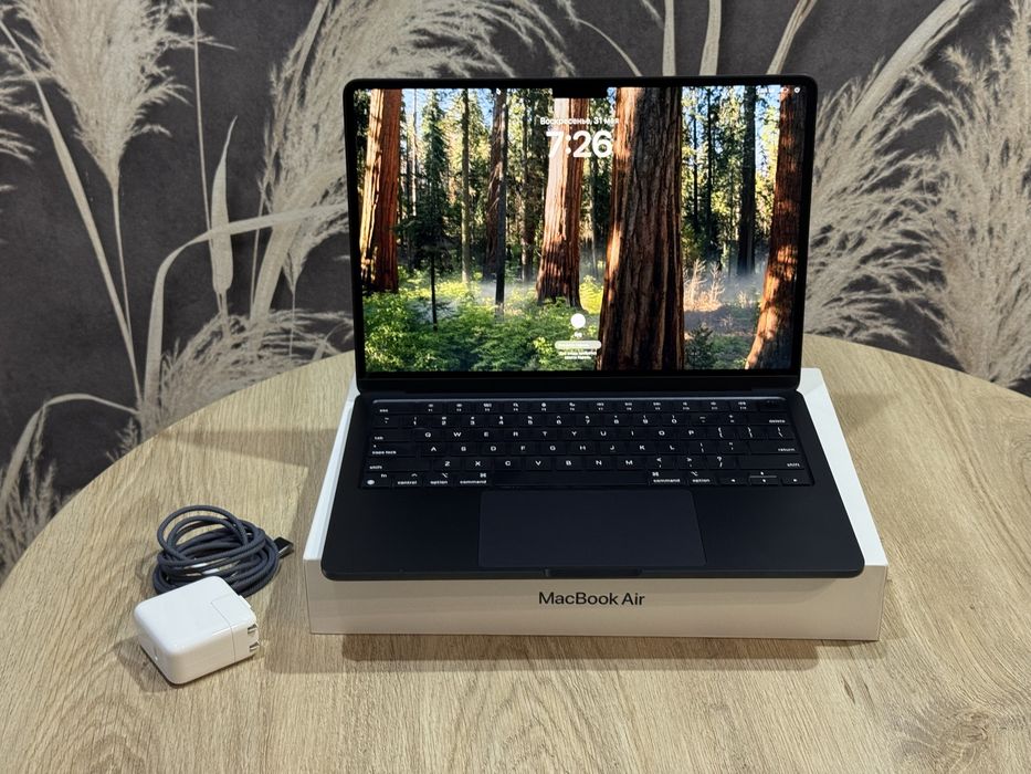 Apple macbook air M2 16gb 256gb