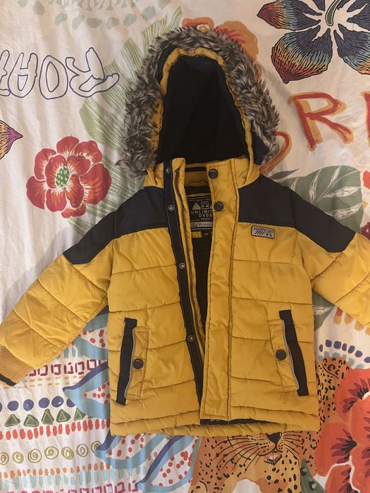 Geaca baietei c&a marime 98-104