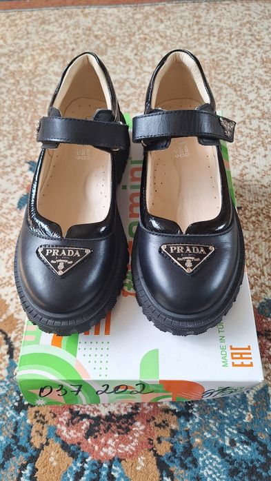 Продам детские туфли ( девочка) р34