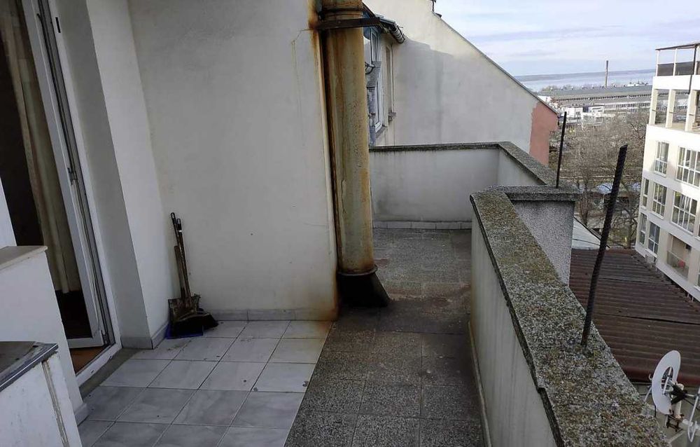 Дава се под наем Двустаен апартамент в Бургас, Възраждане - 80 кв.м за 140 € - Снимка #1