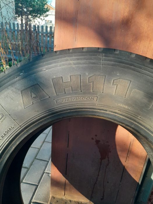 Продам резину 235/75