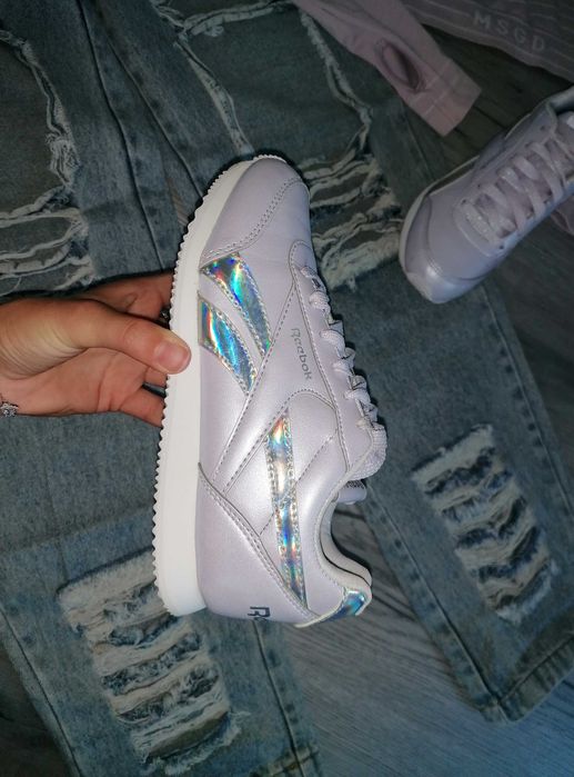 Adidasi Reebok nr 33 potriviți si pt 35 preț redus