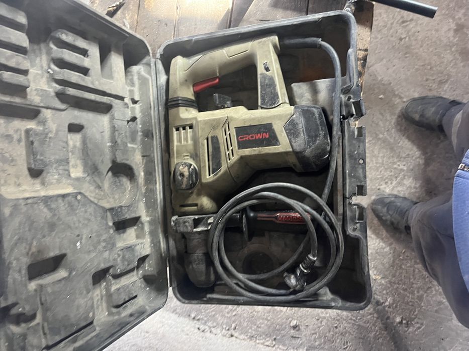 Перфоратор в хорошом состояние