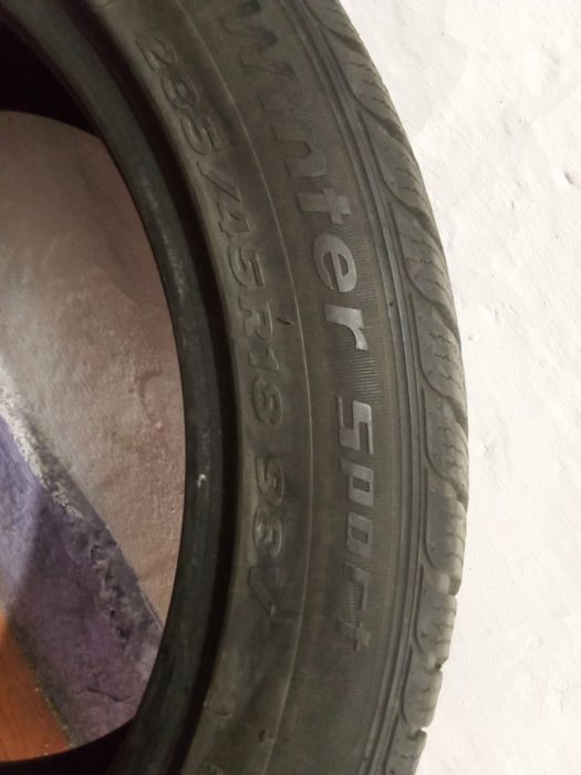 Продам Зимние Шины 235/45/18