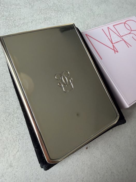 Продам косметику, палетки теней Guerlain и Nars