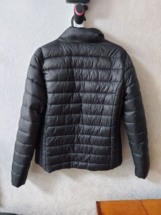 Продам демисезонную куртку