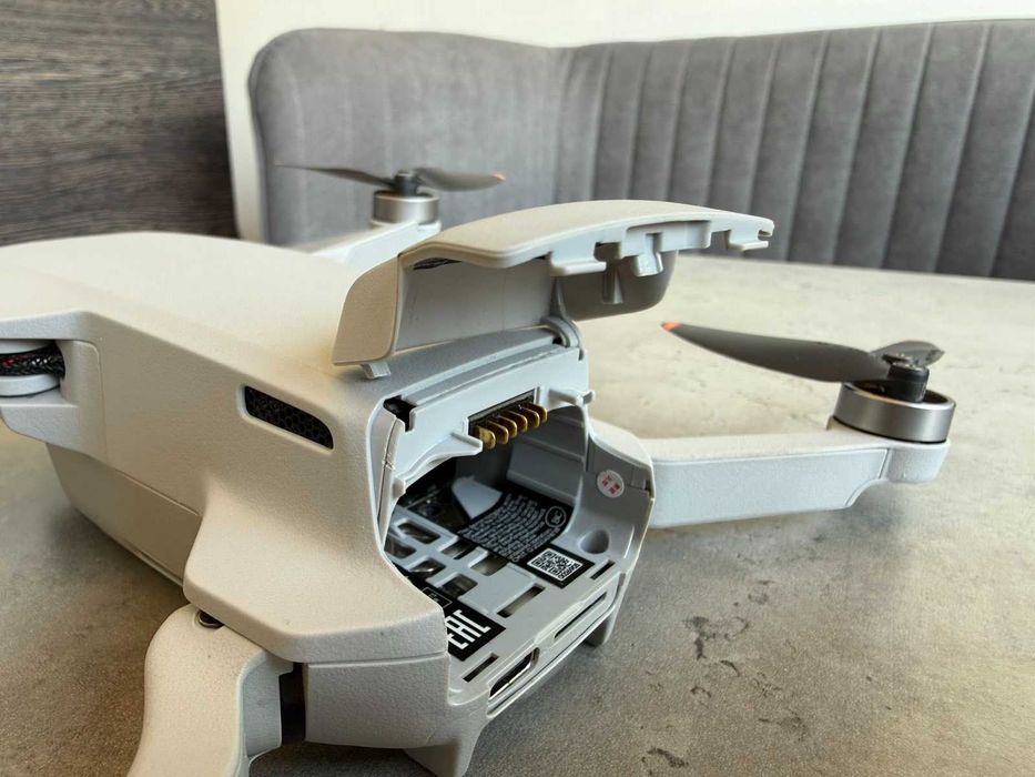 Дрон DJI Mini 2 Fly More Combo - Пълен комплект