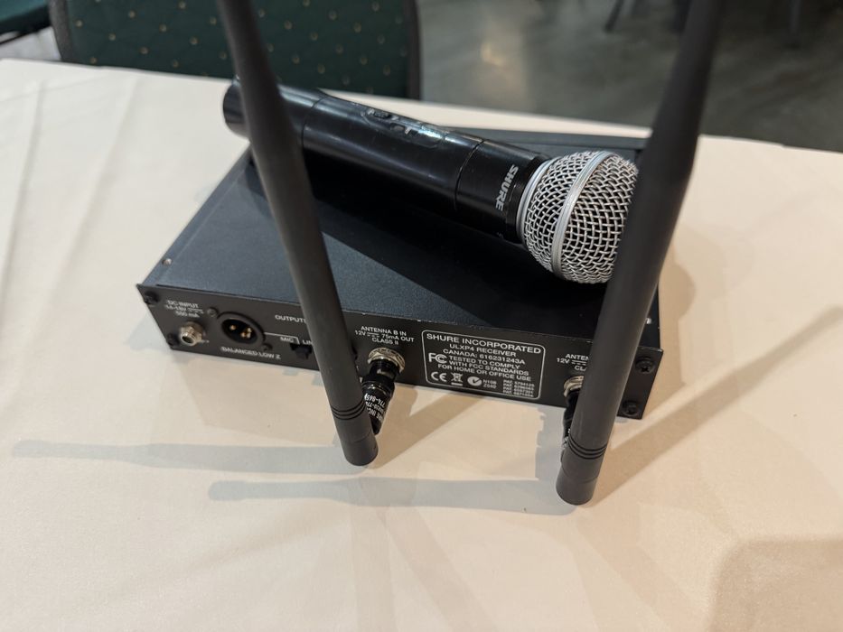 De vinzare shure ulx p 4 sm 58 si shure ulx p 4 de instrument