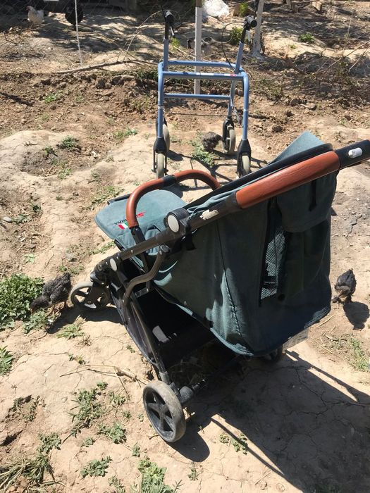 Продаётся коляска хороший состояние