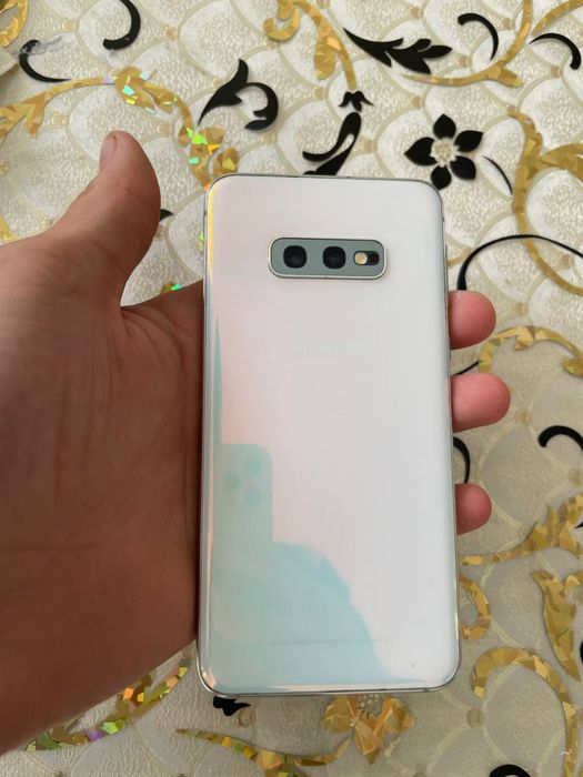 Samsung Galaxy S10e
