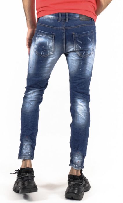 Мъжки дънки с акценти и аксесоар