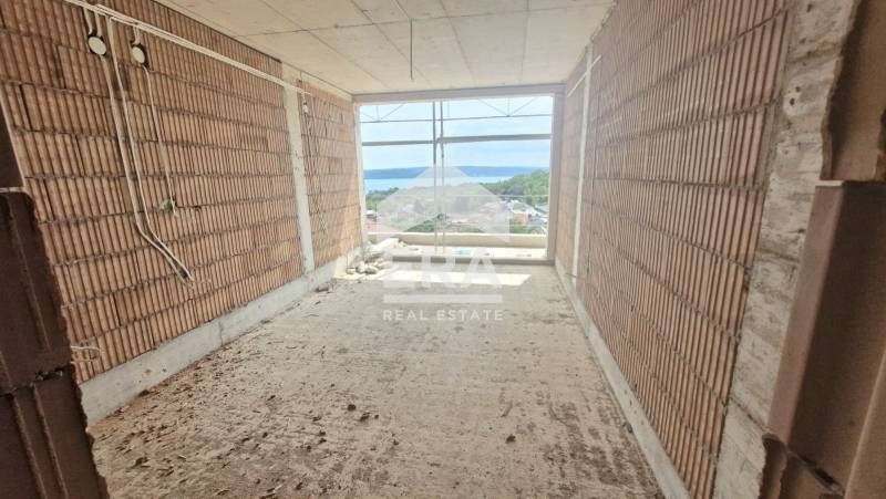 Продава се Четиристаен апартамент в Варна, м-т Св. Никола - 176 кв.м за 2114 €/кв.м - Снимка #7