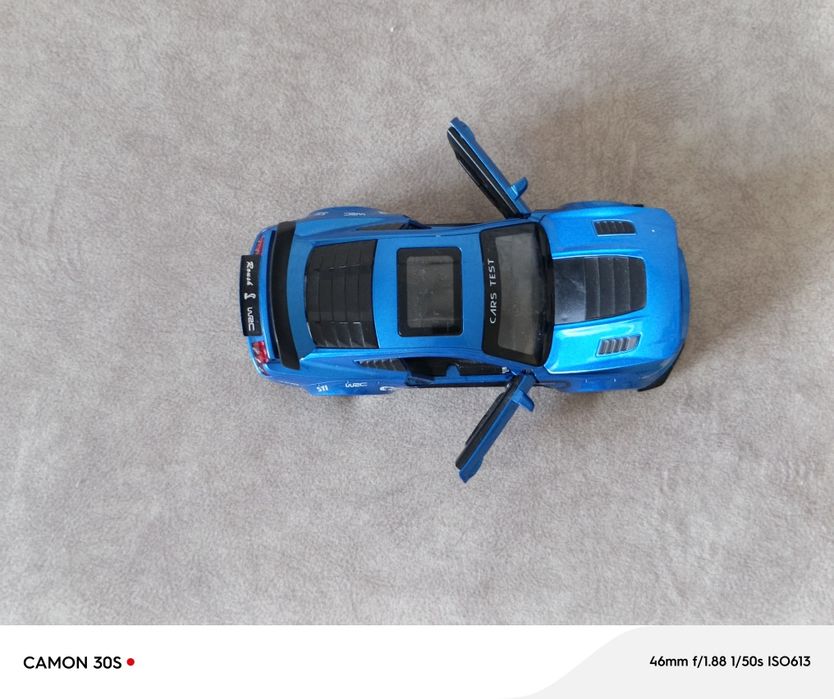 Машинка моделька