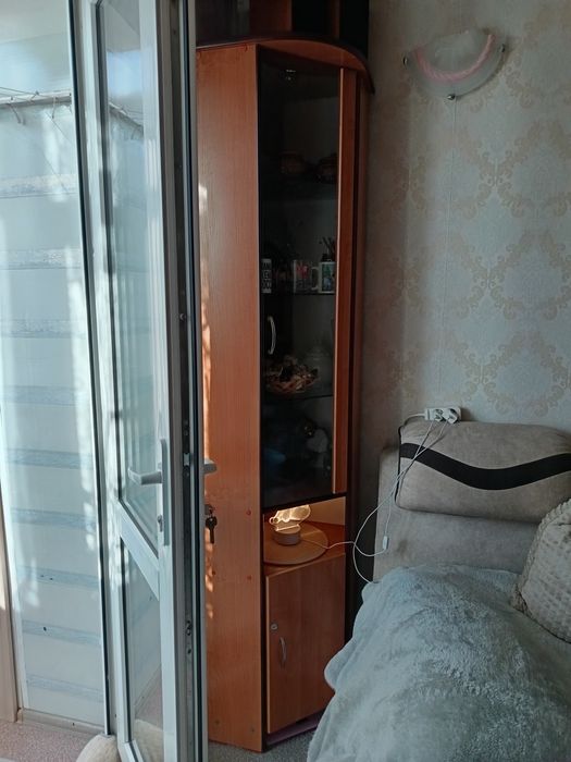Продам угловой шкаф
