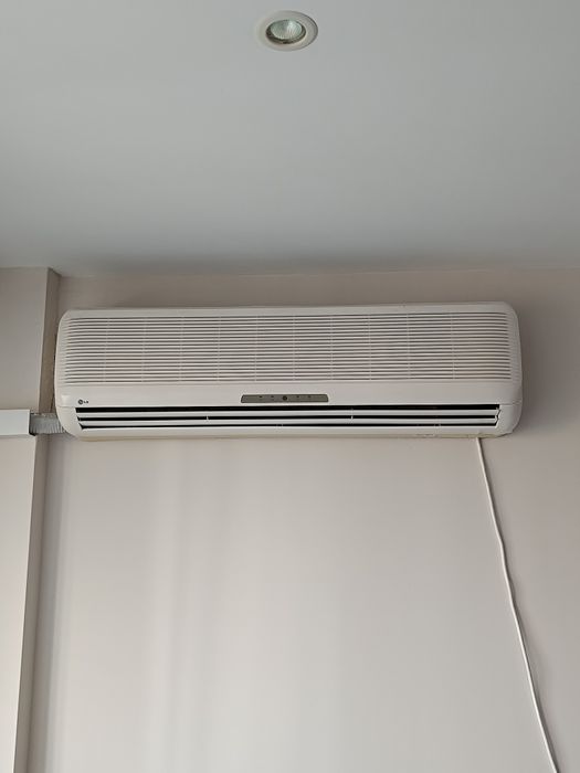 Климатик LG 18 работещ