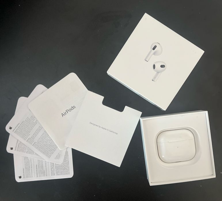 AirPods generația 3 – originale – cu defect