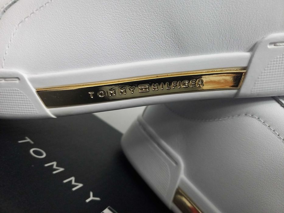 Кросовки женские