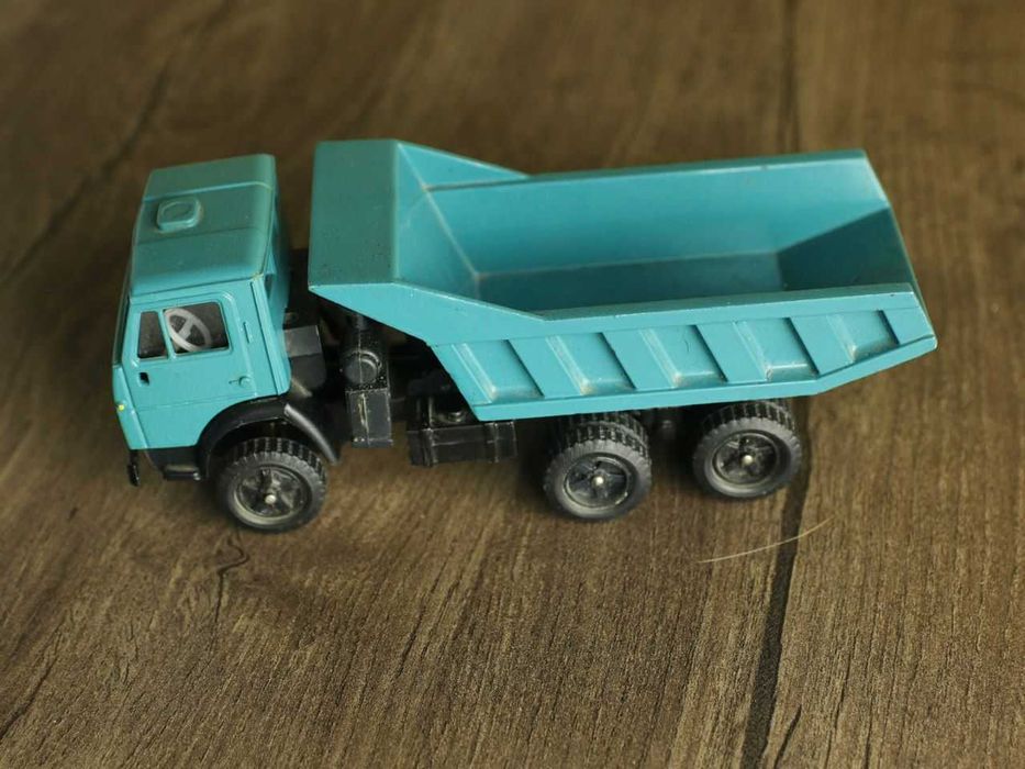 Масштабная модель камаз СССР 1.43