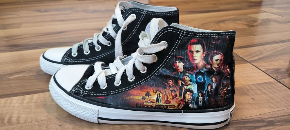 Converse Stranger Things