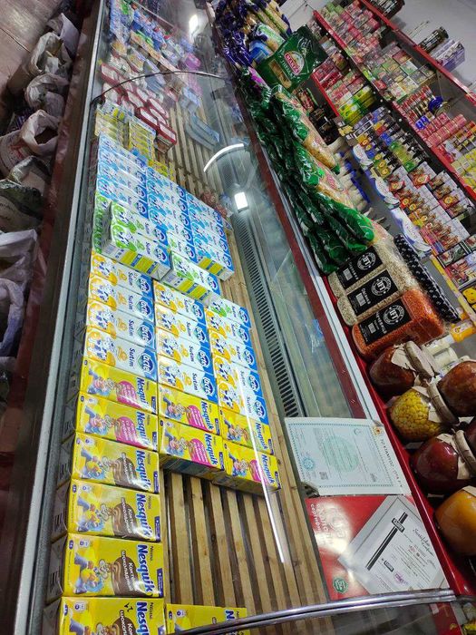 Продам витринный холодильник