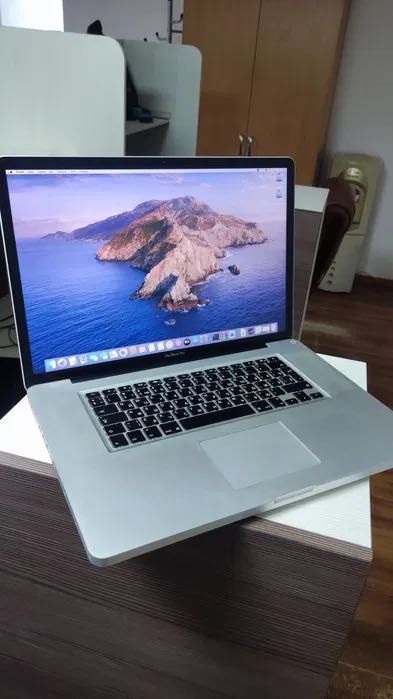 Apple MacBook Pro 17