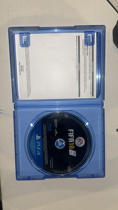 Продам игру FIFA 18 на PS4