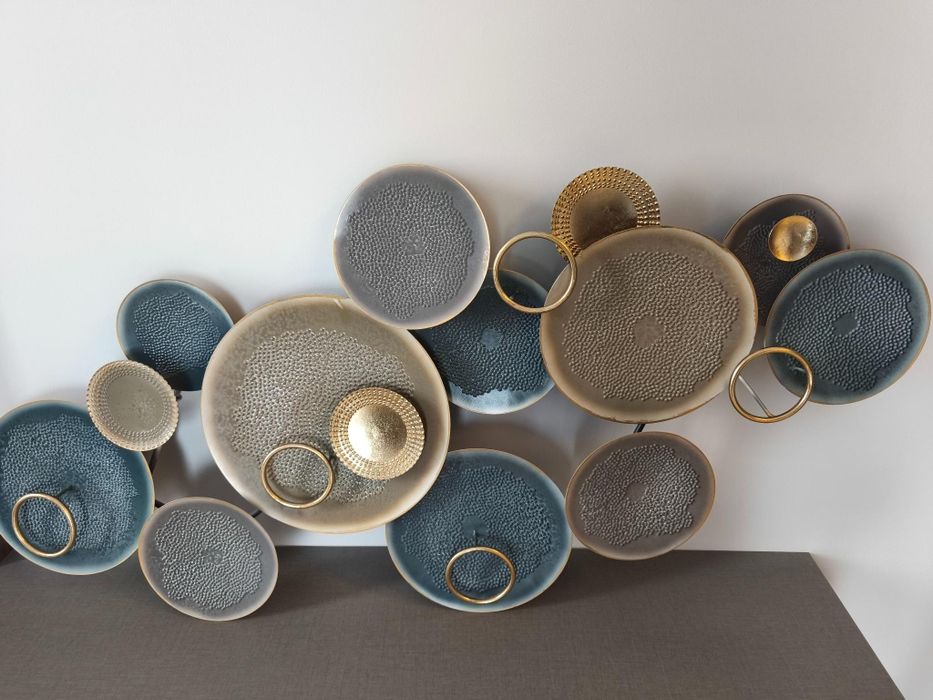 Decoratiune perete stilizata din metal