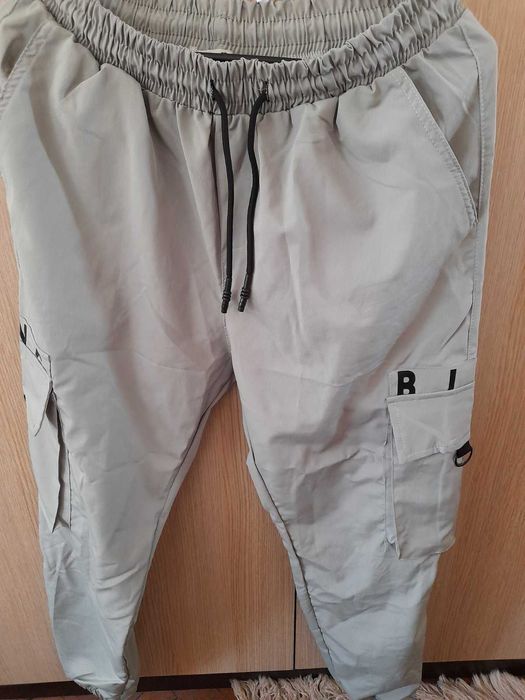 Продават се панталони МЪЖКИ само на 12 лева