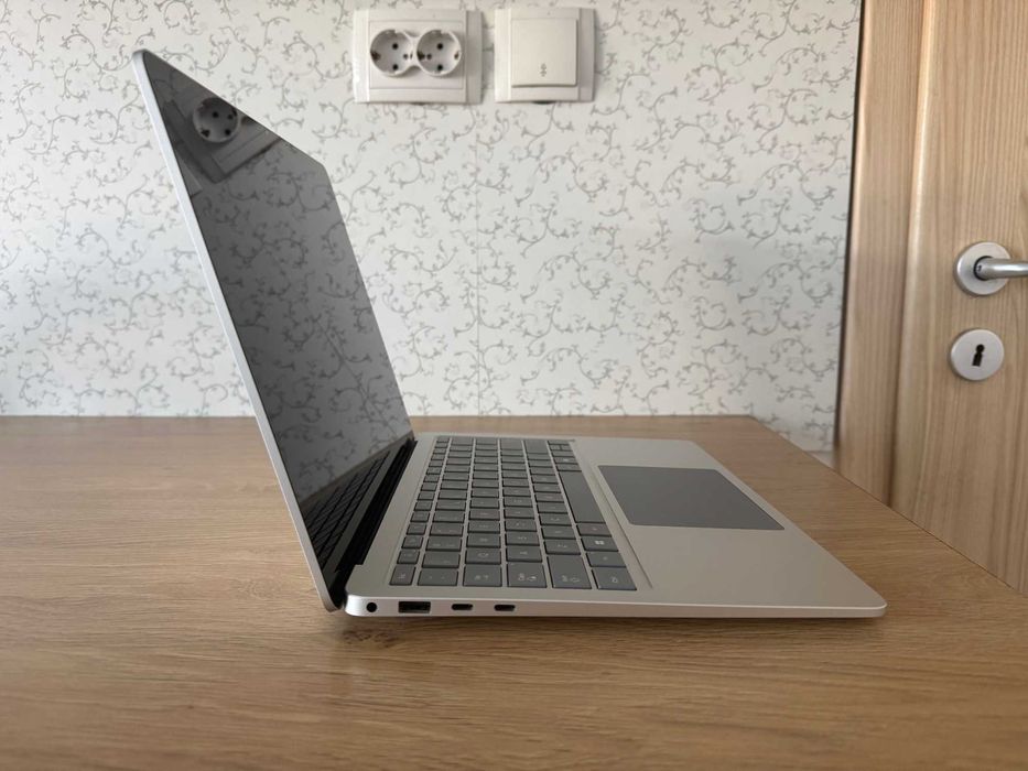Лаптоп Microsoft Surface 7, Qualcomm Snapdragon X Plus, 16 GB RAM, 256 GB SSD