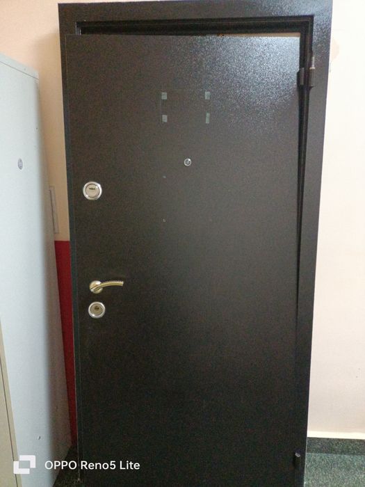 Металлические входной дверь