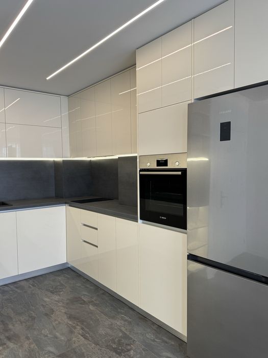 Продавам луксозен двустаен апартамент в Panorama Park East