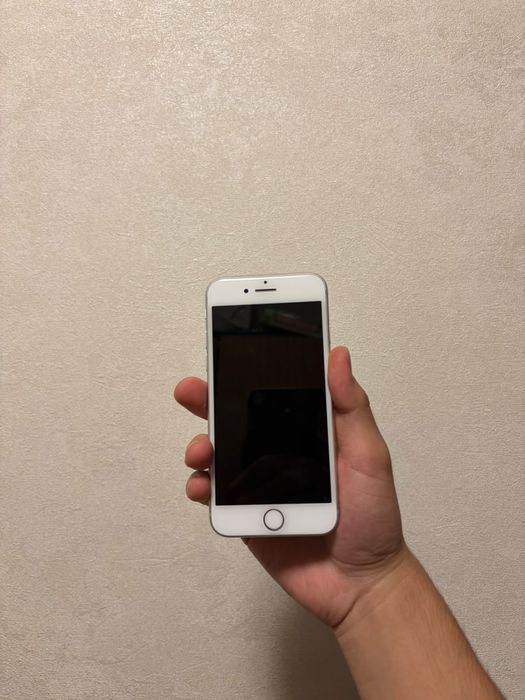iPhone 8 64gb 77akb