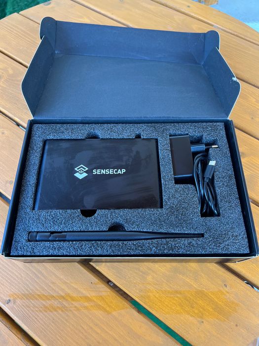 SenseCAP M1 LoRaWAN Gateway / Helium Hotspot