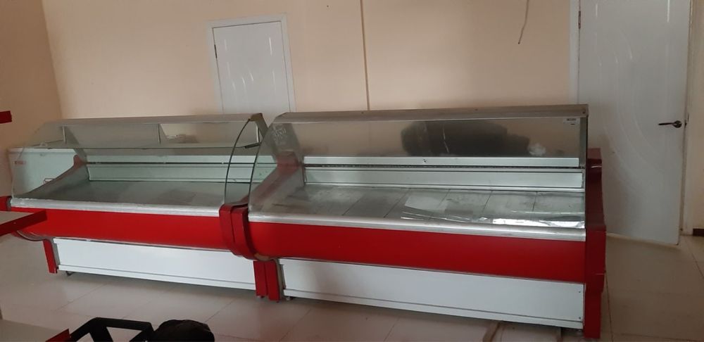 Холодильник витрина сотилади