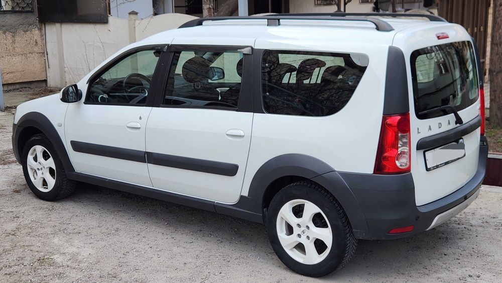 Продается Lada Largus CROSS 2020г. - 7 мест