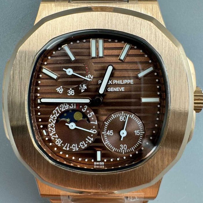 Patek Philippe Nautilus Brown 5712 cu mișcare automată
