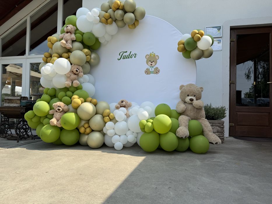 Colt foto /Decoratiuni nunta /botez  / Arcada baloane