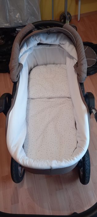 Продавам  джип,мотор,велосипеди и бебешка количка