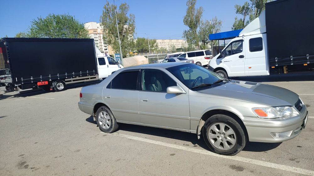 Продаю тойоту камри 25