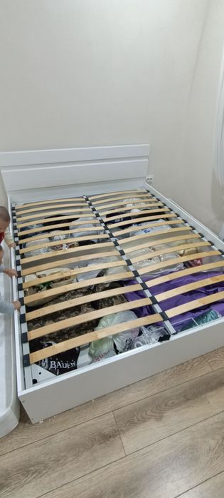 Продается двуспальная кровать