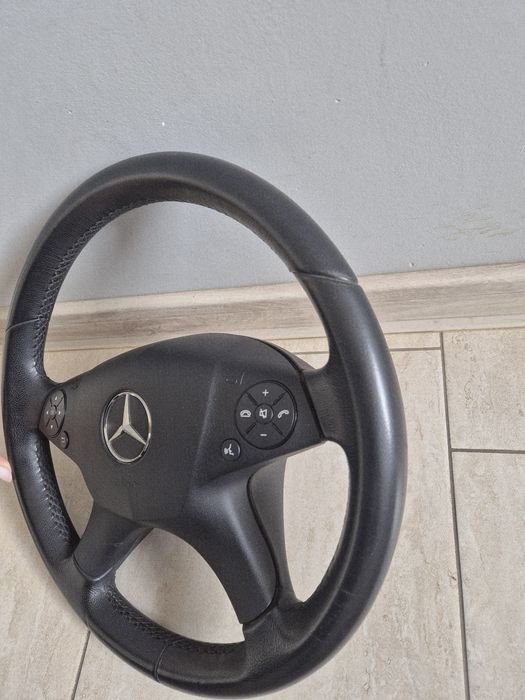 Волан за Мерцедес Ц класа W204