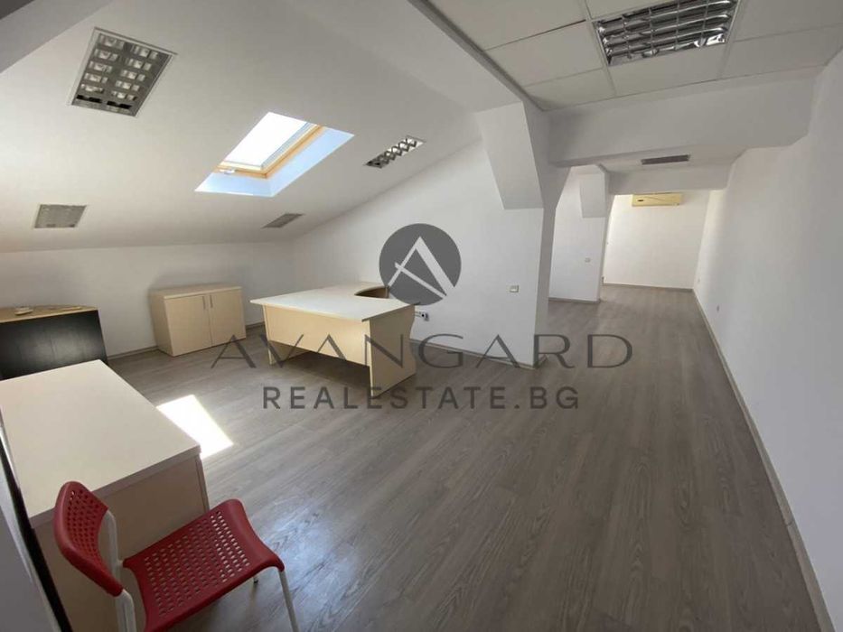 Продава се Офис в Пловдив, Център - 213 кв.м за 918 €/кв.м - Снимка #1