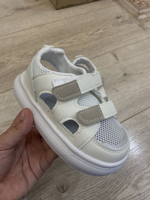 Классные детские кроссовки летние